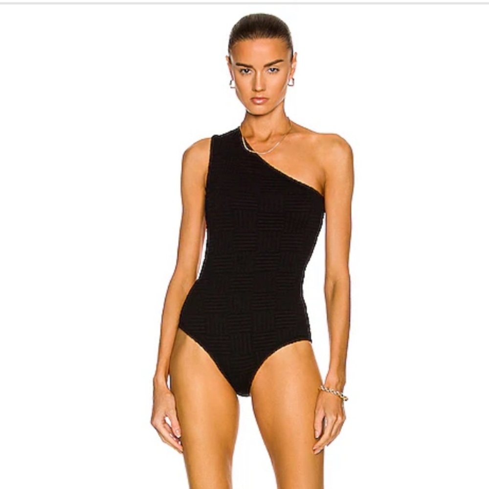 NWT Bottega Veneta Crickle One Shoulder One piece swimsuit, Black, Bodysuit